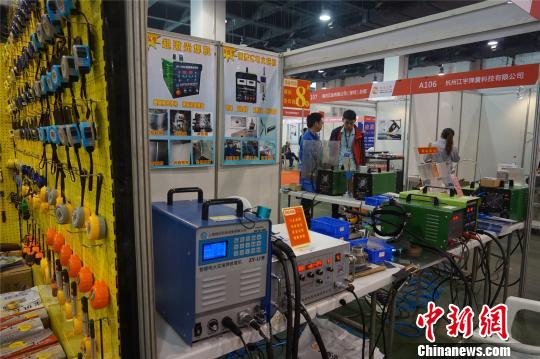 “2017中國(guó)機(jī)電交易博覽會(huì)”現(xiàn)場(chǎng) 張煜歡 攝